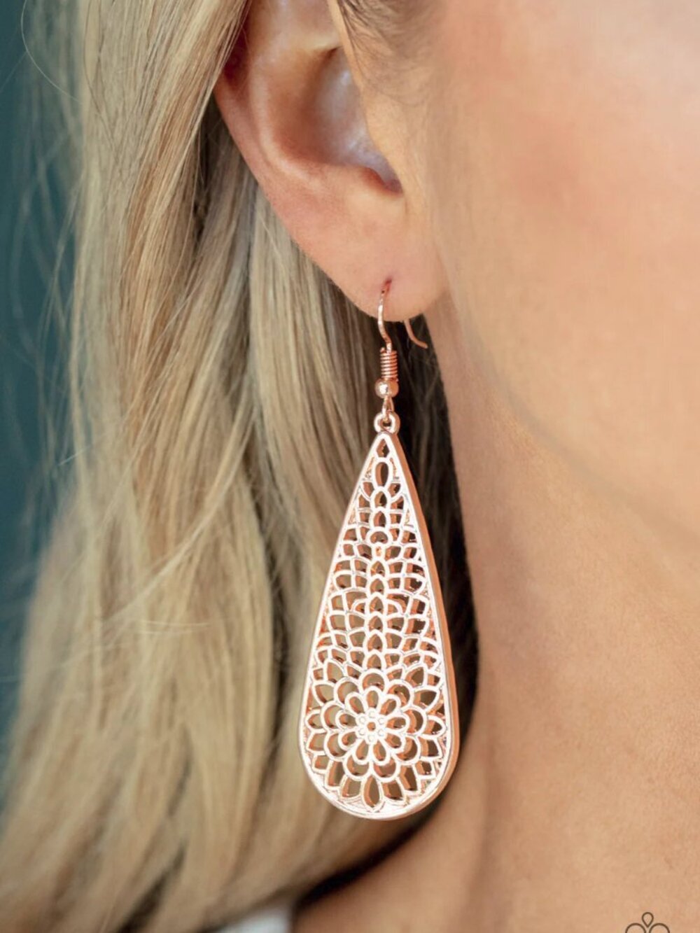 Paparazzi Jewelry Accessories - Posy Pasture - Rose Gold Earrings - Vintage